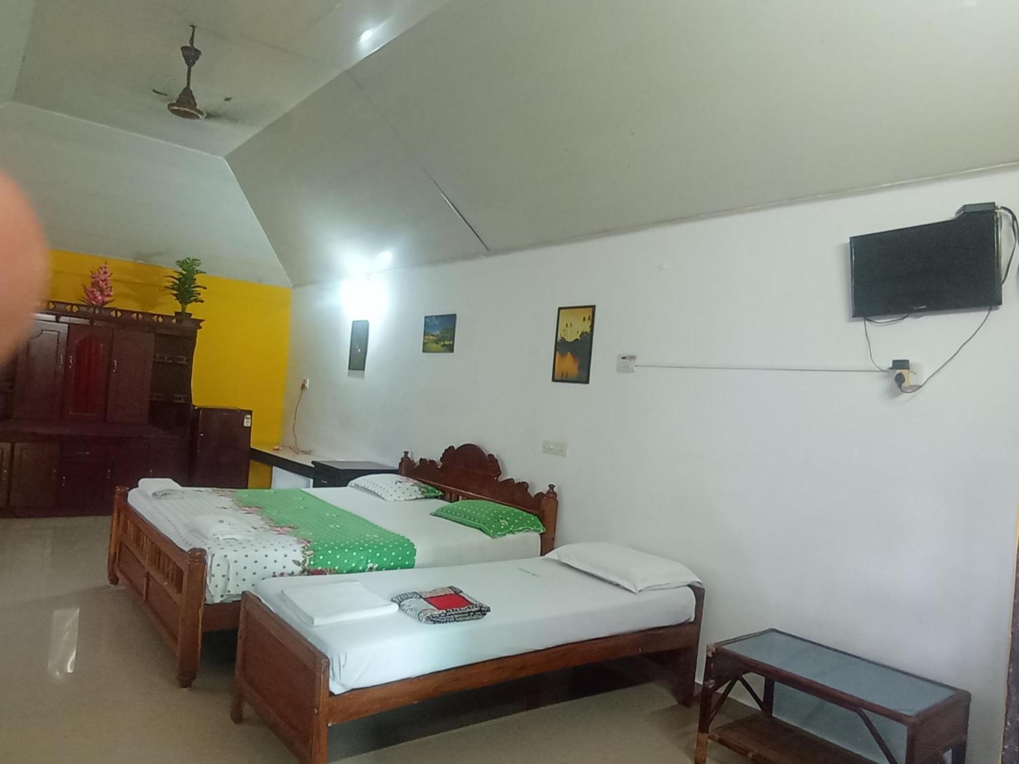 Keratheeram Beach Resort Варкала Стая снимка
